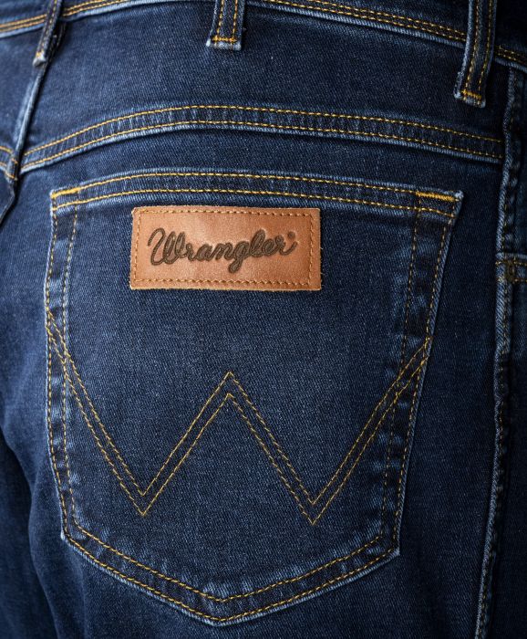 Wrangler Authentics Klassieke jeans met comfortabele taille voor heren, Blauwe Oceaan, 33W / 34L