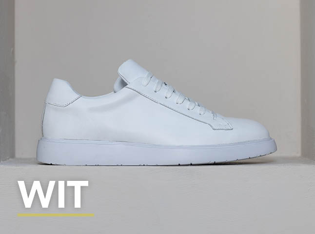Witte sneakers